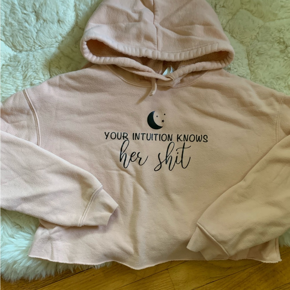Crop sweatshirt.